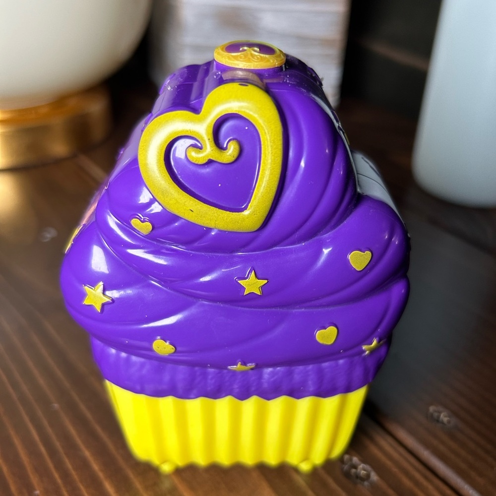 Polly Pock Cupcake Compact
